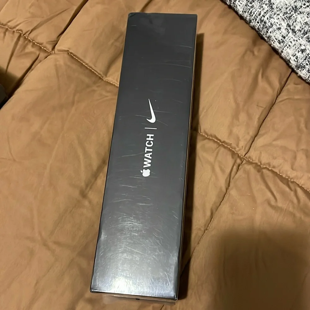 AUTHENTIC APPLE BLACK SPORT NIKE WATCH 40mm Series 5 in Space Gray *NIB*